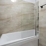 Апартаменти Spacious 104 B5 Бухарест